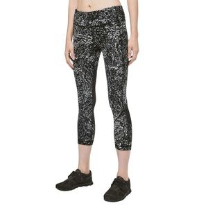 Lululemon Pace Rival Crop 22" Sz 12 Achromatize Ice Grey Black